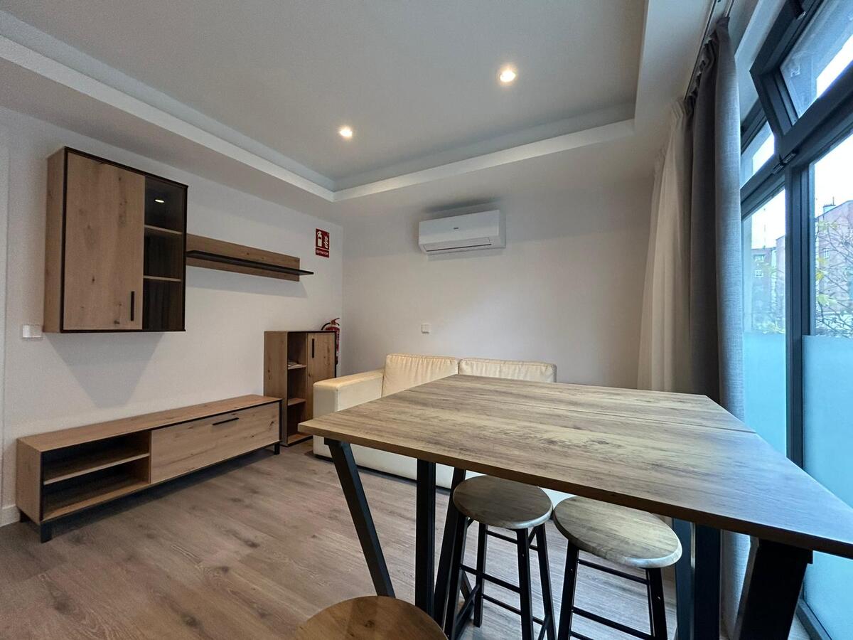 MITRA Sarria Living Suite 4 - 8